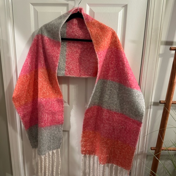 Steve Madden Colorblock Oblong Long Scarves, with Fringe Detail. Versatile! - Picture 8 of 16